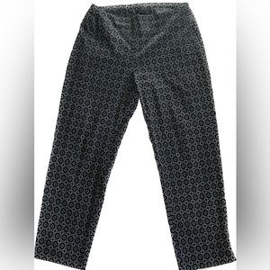Zac and Rachel size 10 women’s ankle pants. Black excellent condition.